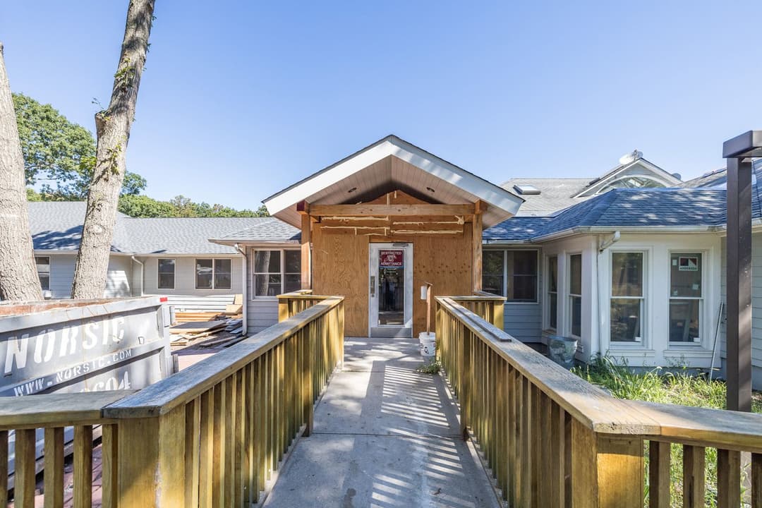 8.13.2022 Main Entrance, photo Lena Yaremenko