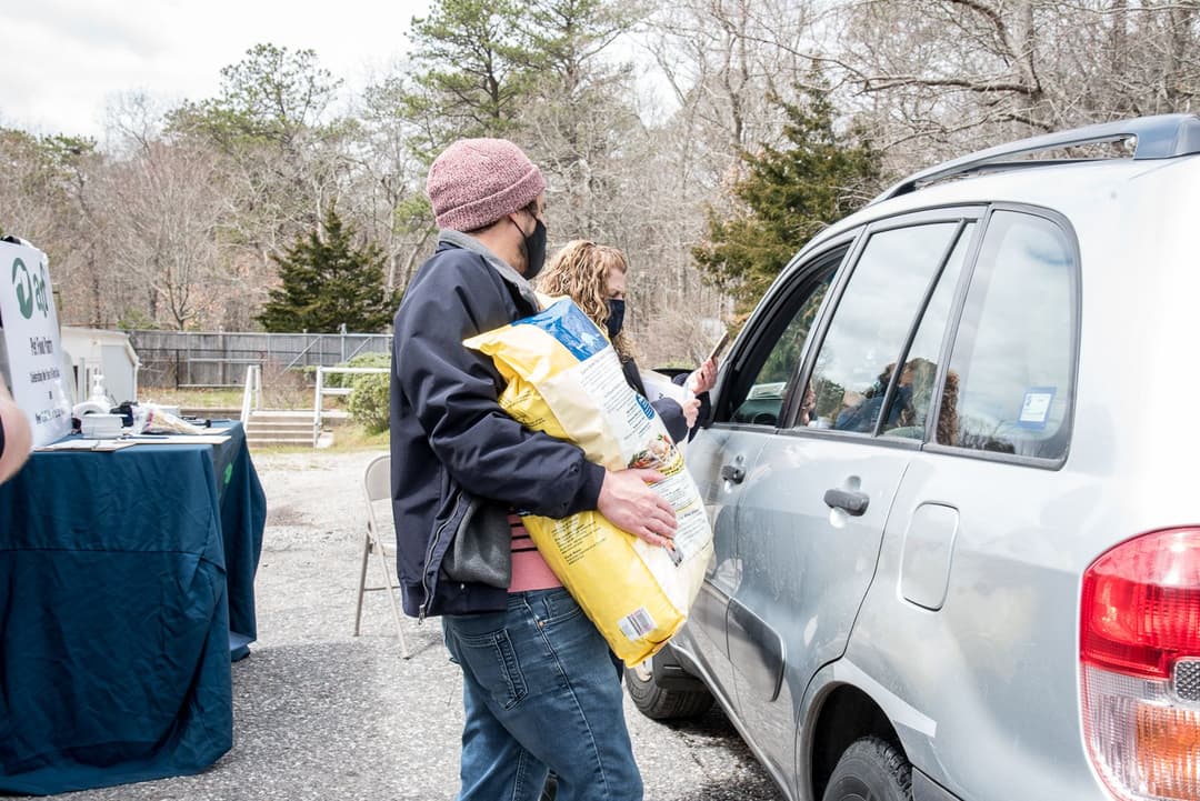 Pet Food Pantry at work.